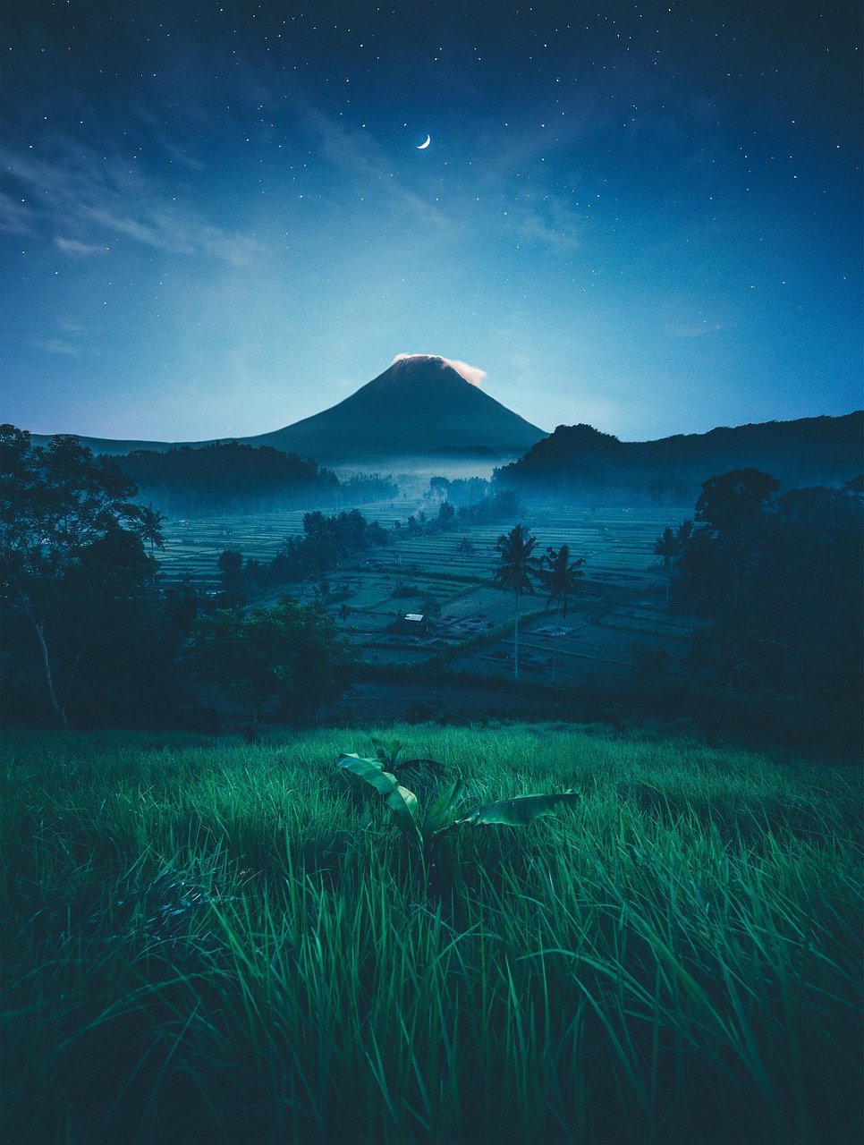 mountain, lock screen wallpaper, mobile wallpaper 4k, valley, night, nature, wallpaper, moon, stars, bali, indonesia, landscape, samsung wallpaper, mobile wallpaper, phone wallpaper, ipad wallpaper, beautiful wallpaper, background, iphone wallpaper